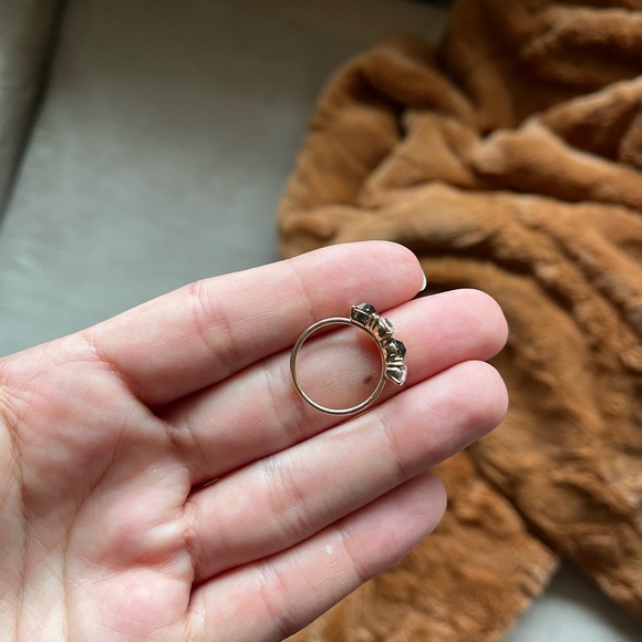 Gorgeous black and white stone ring, express size medium/7-8 - Picture 3 of 3
